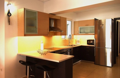 Alimos House | Luxury Apartment Minutes From The Athens Riviera!