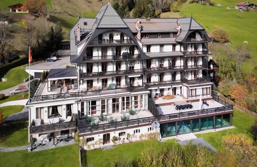 Chateau-d'Oex Apartment | Luxury Apartment, Panoramic Mountain Views, 5 Star Spa Facilities - 4 Bedroom