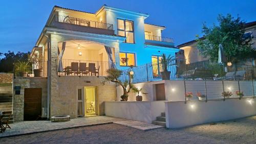 Cizici Apartment | Luxury apartment Viktorija with private pool