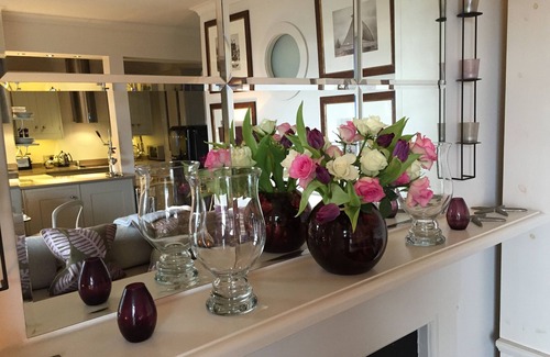 Salcombe Apartment | Luxury Apartment with outdoor pool! (open summer months only)