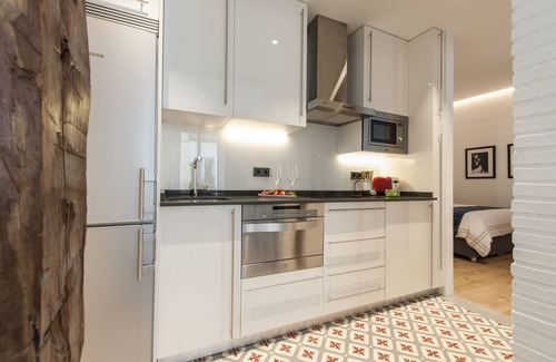 Chueca Apartment | Luxury Aprt. Trendy Chueca, Madrid Center, Walk to Museums, Plazas and Gran Via