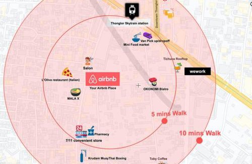 Sukhumvit Apartment | Luxury Art apt Downtown Metro Bangkok-Kitchen-living room