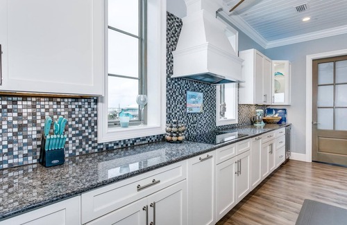 Villa Segunda House | LUXURY at the Beach! 5 Bedrooms & 7 Baths, Pool, Hot tub, Game room.