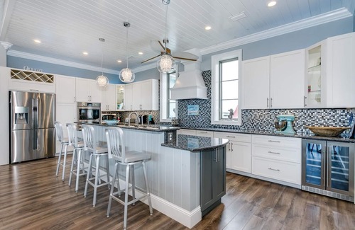 Villa Segunda House | LUXURY at the Beach! 5 Bedrooms & 7 Baths, Pool, Hot tub, Game room.