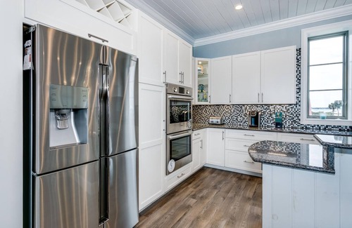 Villa Segunda House | LUXURY at the Beach! 5 Bedrooms & 7 Baths, Pool, Hot tub, Game room.