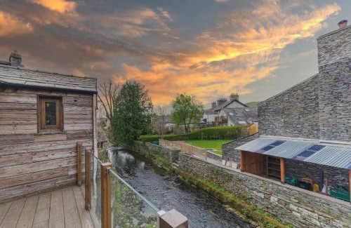 Staveley Villa | Luxury barn, newly renovated with river views