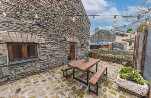 Staveley Villa | Luxury barn, newly renovated with river views