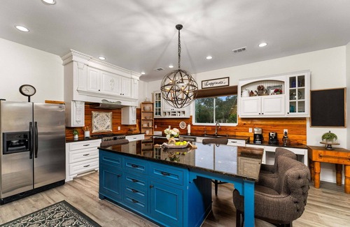 Kyle Cabin | Luxury Barnhouse with 🔥HEATED🔥 Pool