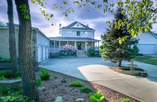 Caseville House | Luxury Beach Front Estate In-Town - Caseville