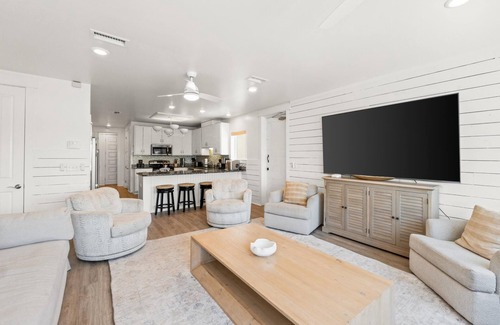 Bahama Beach House | Luxury Beachfront Home w/Panoramic Gulf Views – Sleeps 20, Perfect for Groups