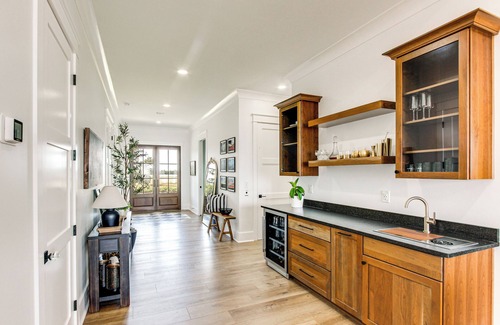 Ocean Springs House | Luxury Beachfront Living! Epic Ocean Springs Home