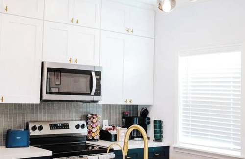 Surfside Beach House | Luxury Beachfront Villa - 19 | Newly Renovated | Pet Friendly | 5 Star Amenities