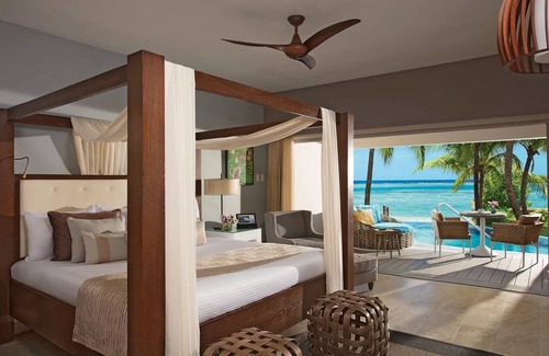 Montego Bay Resort | Luxury Beachfront All Inclusive Resort Jamaica Swim Out Ocean View