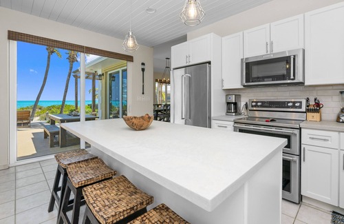 Jimmy Hill House | Luxury Beachfront Home with Private Pool