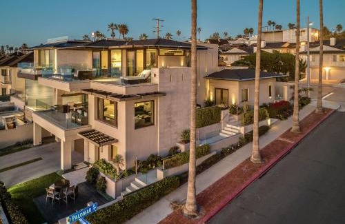 Beach Barber Tract House | Luxury Beachfront Home with Hot Tub & Ocean Views