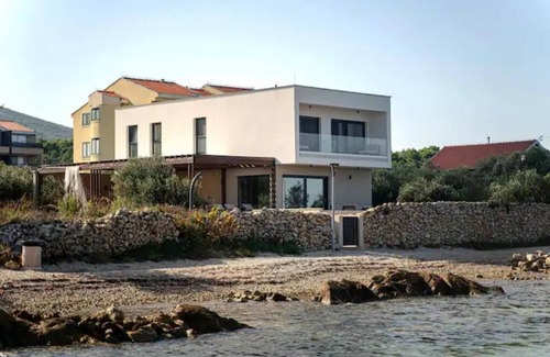 Dobropoljana Villa | Luxury beachfront family villa.