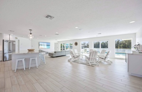 Forest Isles House | Luxury Beachside 4BR/3BA Waterfront Home