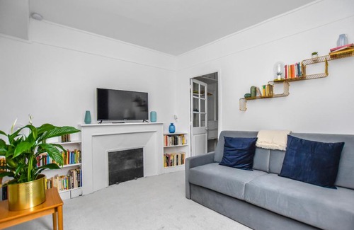 Notre-Dame-des-Champs Apartment | Luxury Bedroom St Germain - Bon Marché