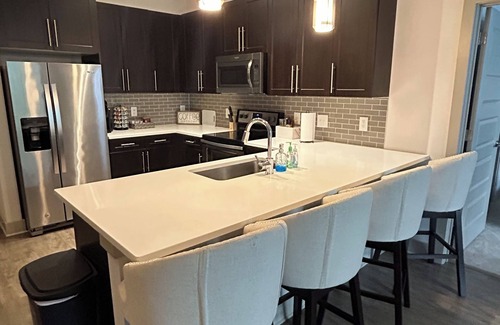 Dilworth Apartment | Luxury Boutique Apt in Uptown Charlotte- 2 Bedroom, 2 Bathroom