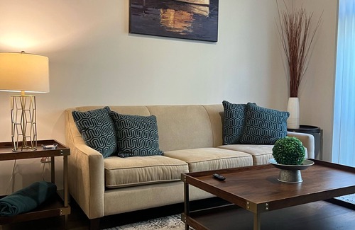 Dilworth Apartment | Luxury Boutique Apt in Uptown Charlotte- 2 Bedroom, 2 Bathroom