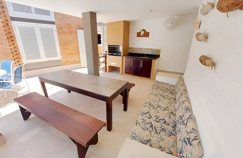 Jardim Virginia House | Luxury Retreat with Pool in the Heart of Guarujá!