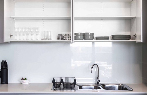 Redfern Apartment | Luxury Bright 1 bed apt-oppo Redfern Station