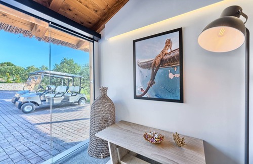 Susica House | Luxury Bungalow Lei with Pool