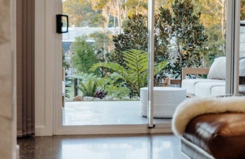 Buderim Cottage | Luxury bush retreat with baby highland cows