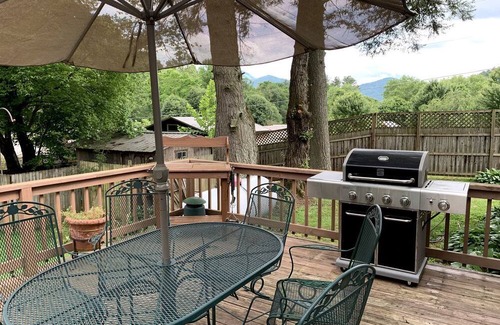 Bryson City House | Luxury Cabin in the Trees for Large Groups near Asheville, North Carolina