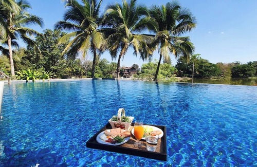 Khanong Phra Villa | LUXURY CABIN POOL VILLA, KHAO-YAI