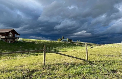 Felt Cabin | Luxury Cabin w/Hottub & Views