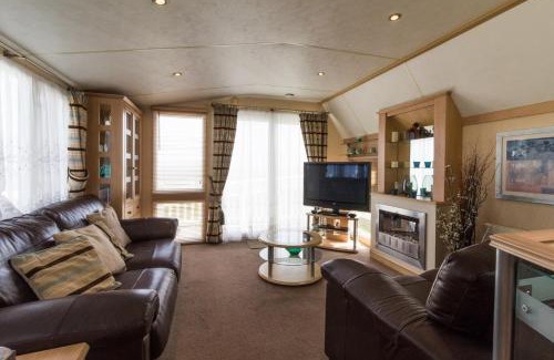 Hopton on Sea Other | Luxury Caravan For Hire At Hopton Holiday Park With Full Sea Views Ref 80010H