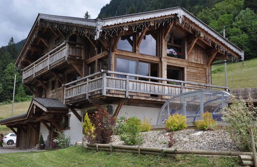 Morzine Ski Chalet | LUXURY CHALET IN MORZINE WITH POOL