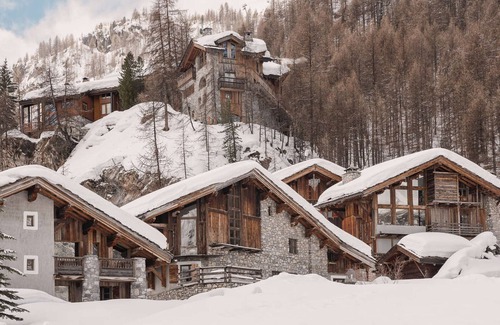 Val-d'Isere Ski Chalet | Luxury Chalet in Val-d'Isère for 8 with comfort included