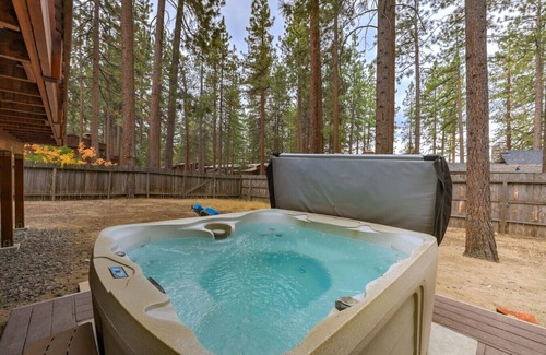 Zephyr Cove Cabin | Luxury Chalet | Jacuzzi BBQ Lake View | Sleeps 10