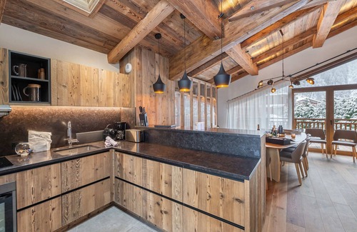 Le Praz Ski Chalet | Luxury Chalet with Pool, Near Ski Lifts in Courchevel