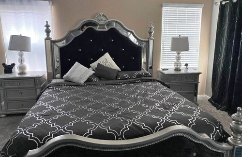Corona Bed & Breakfast | Luxury Charming bed & breakfast in beautiful Mountain View home by Glen Ivy Spa