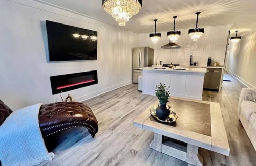 Gainesville Apartment | Luxury City Loft in Gainesville B