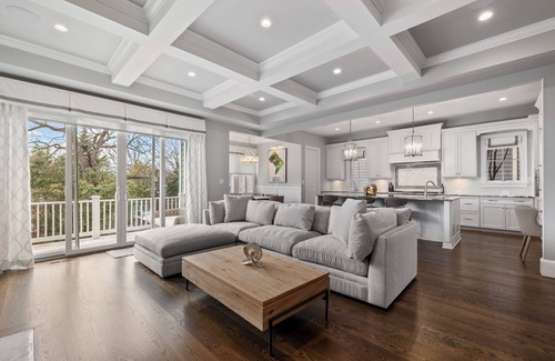 Virginia Square House | Luxury Clarendon House - w/8 Bedrooms, 6 Bathrooms - 21 guests