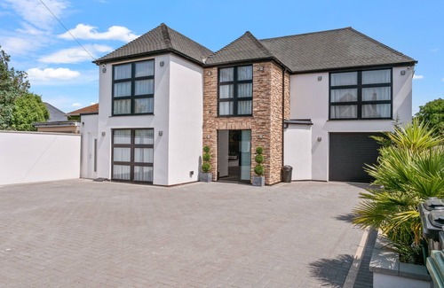Radipole House | Luxury coastal property with private indoor pool.