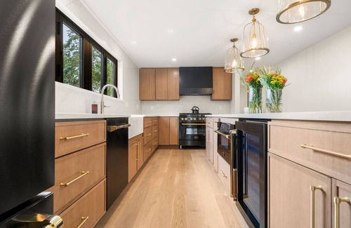 West Chatham House | Luxury Coastal Retreat Overlooking Buck's Creek and Nantucket Sound — Pool, Hot Tub, Outdoor Kitchen