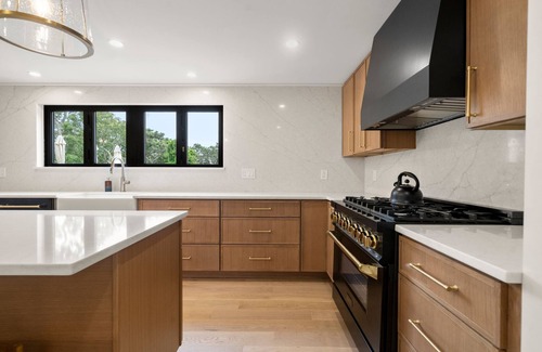 West Chatham House | Luxury Coastal Retreat Overlooking Buck's Creek and Nantucket Sound — Pool, Hot Tub, Outdoor Kitchen