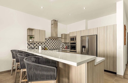 Cerritos Condo | Luxury Condo + Breathtaking Ocean Views @ Cerritos