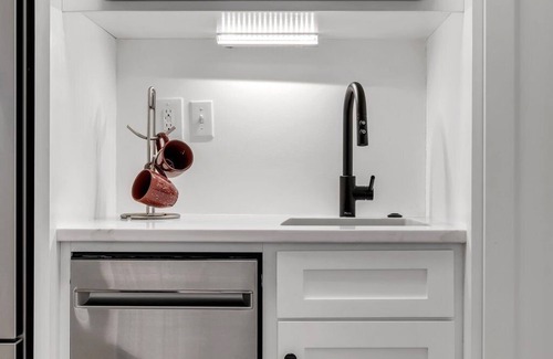 College Town Condo | Luxury Condo by Stadium — Unbeatable Location! 2 minute walk to stadium!