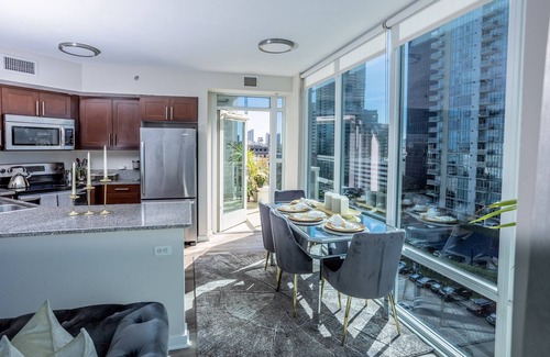 Downtown San Diego Condo | Luxury Condo in Downtowns Gaslamp