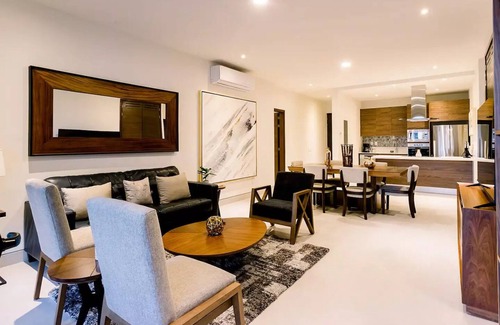 El Tezal Condo | Luxury Condo Near the Beach w/Access to Pool and Gym