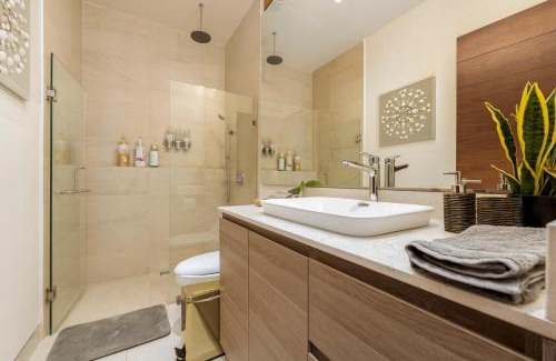 El Tezal Apartment | Luxury condo with pool, jacuzzi, and private terrace