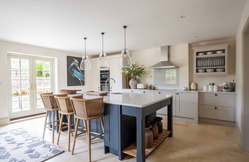 Woodstock House | Luxury Cotswolds Retreat near Soho Farmhouse | Family & Dog Friendly