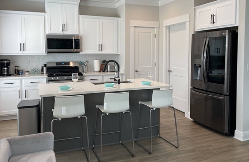 Orange Beach Cottage | Luxury Cottage! Netflix/Tesla Charger/Grill