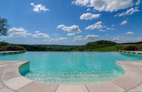 Peccioli House | LUXURY COTTAGE WITH POOL & BREATHTAKING VIEW - NEXT TO A GOLF COURSE (MORAIOLO)